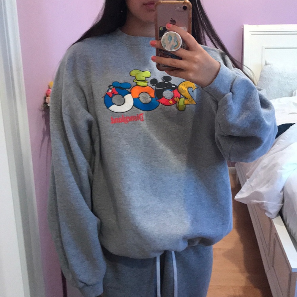 Vintage Disney 2000 crewneck